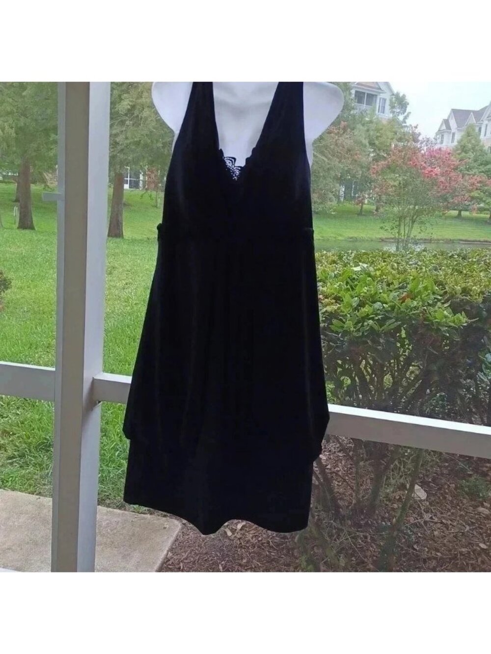 > Black dress with high waiste and cute back Women's Size 14 - Picture 13 of 13